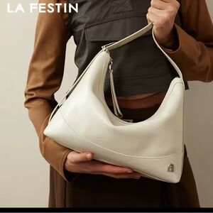 La Festin Crescent Slouchy Hobo Shoulder Bag Buckle Off White
